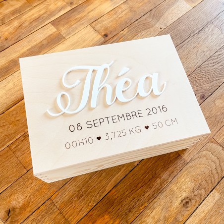 Boîte souvenirs naissance personnalisée en bois avec prénom en acrylique