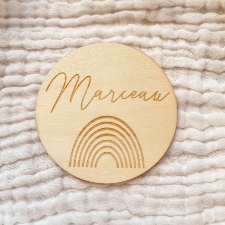 Carte prénom bébé en bois – Annonce naissance et décoration chambre enfant