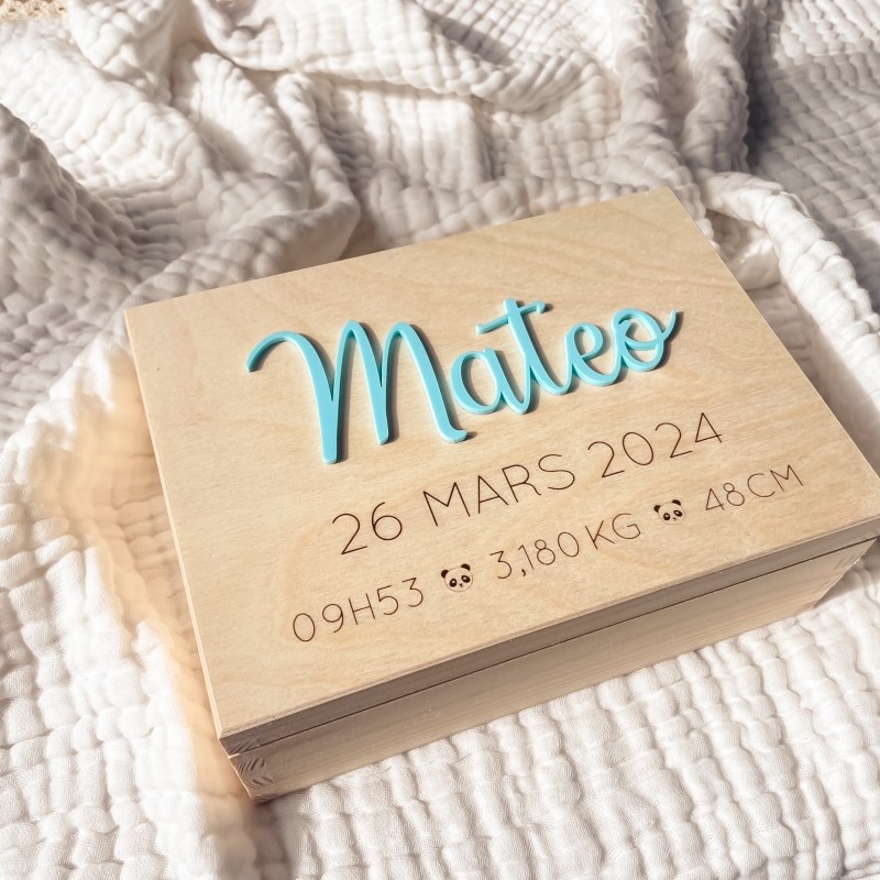 Boîte souvenirs naissance personnalisée en bois avec prénom en acrylique