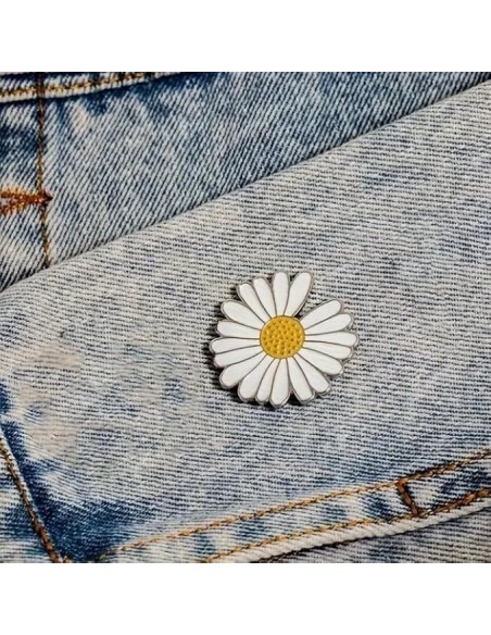 Pin's Marguerite Je t'aime – Cadeau Personnel